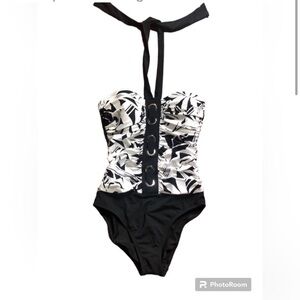 Swimsuit NWTS Bleu Rod Beattie one-piece black and white size 6